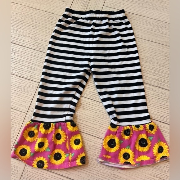 Simply Southern size 3T toddler 2 piece sunflower w/ black and white stripes set - Picture 7 of 7